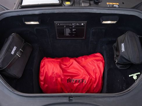 Used 2021 Ferrari F8 Tributo image 11