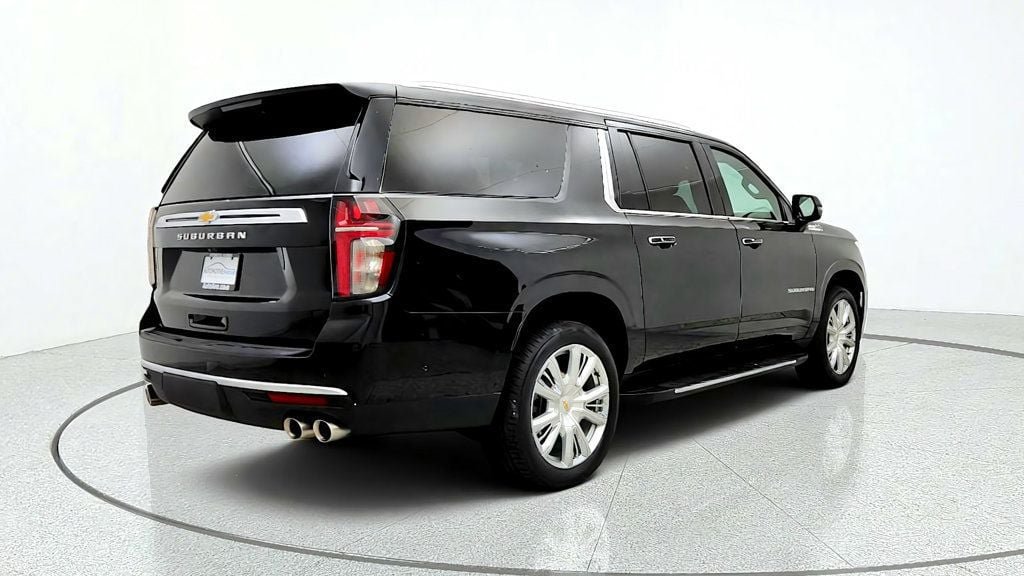 Used 2024 Chevrolet Suburban High Country w/ Advanced Technology Package AWD/4WD image 5