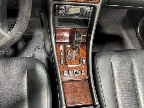 Used 2002 Mercedes-Benz CLK 320 Cabriolet image 58