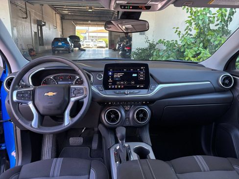 Used 2025 Chevrolet Blazer LT FWD image 34