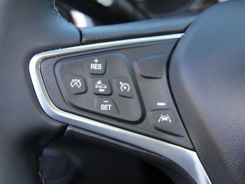 Used 2023 Chevrolet Equinox LT image 19