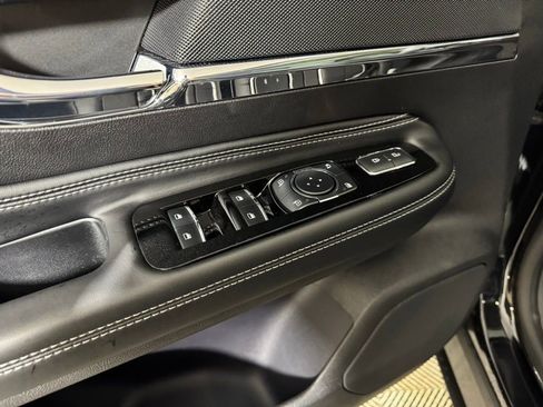 New 2026 Lincoln Corsair Premiere image 18