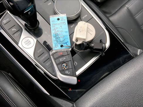 Used 2019 BMW 330i Sedan w/ Premium Package image 14