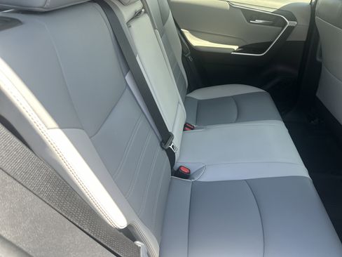 Used 2021 Toyota RAV4 XLE Premium FWD image 27