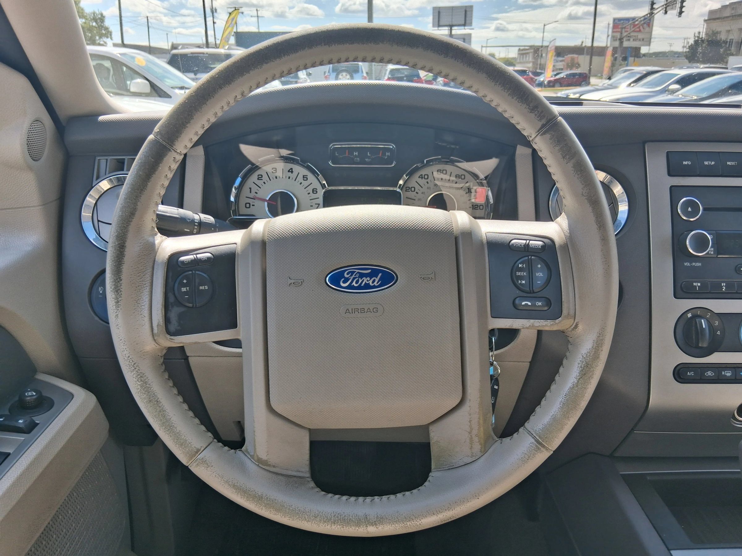 Used 2014 Ford Expedition XLT w/ Leather Seating Package AWD/4WD image 15