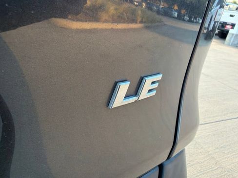 Used 2019 Toyota RAV4 LE FWD image 16