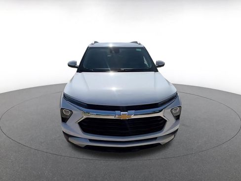 Used 2025 Chevrolet TrailBlazer LT FWD image 3