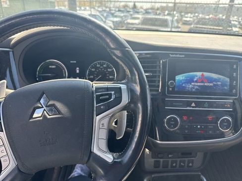 Used 2019 Mitsubishi Outlander GT AWD/4WD image 5