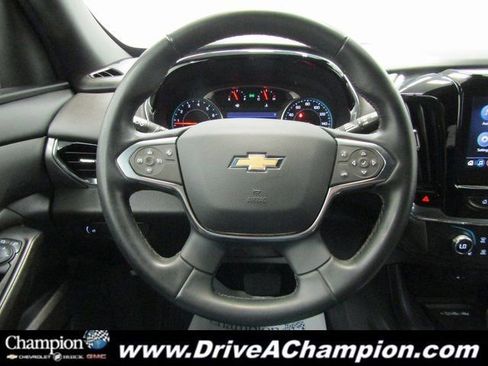 Used 2023 Chevrolet Traverse LT image 30
