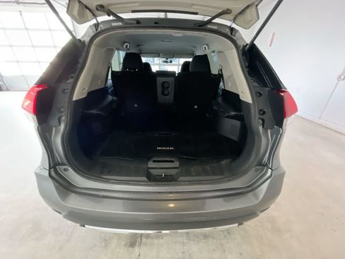Used 2017 Nissan Rogue SV AWD/4WD image 22