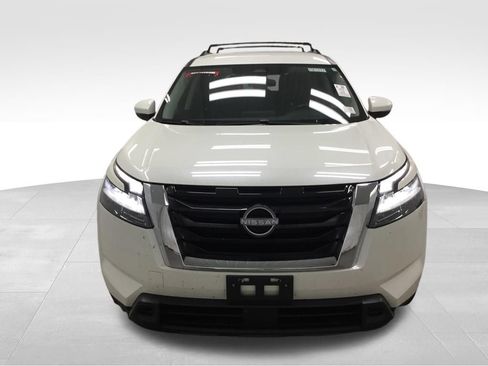 Used 2022 Nissan Pathfinder SV AWD/4WD image 3