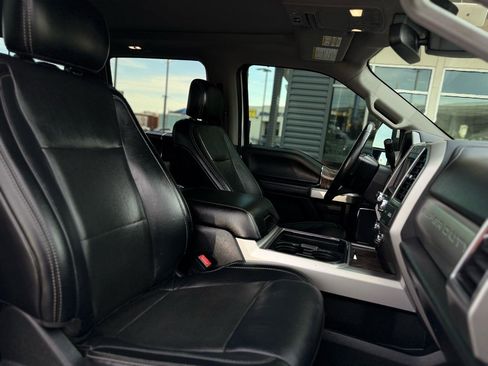 Used 2019 Ford F250 Lariat w/ Lariat Ultimate Package AWD/4WD image 16