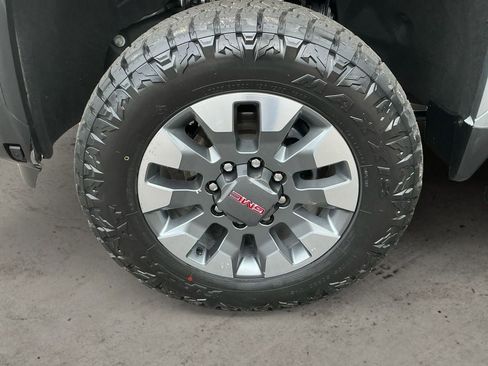 Used 2025 GMC Sierra 2500 AT4 w/ AT4 Premium Plus Package image 14