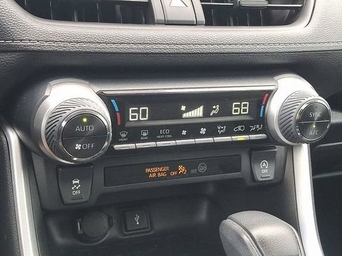 Used 2022 Toyota RAV4 XLE w/ Convenience Package AWD/4WD image 12