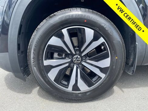 Used 2024 Volkswagen Atlas SE AWD/4WD image 11