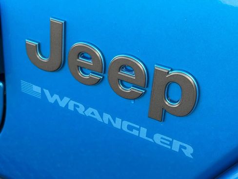 Used 2024 Jeep Wrangler Unlimited Rubicon 4xe AWD/4WD image 40