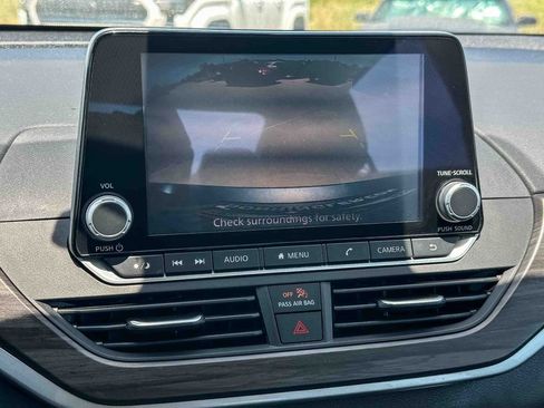 Used 2025 Nissan Altima 2.5 SV FWD image 31
