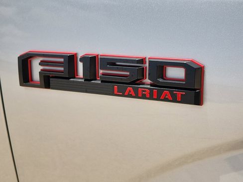 Used 2016 Ford F150 Lariat AWD/4WD image 8