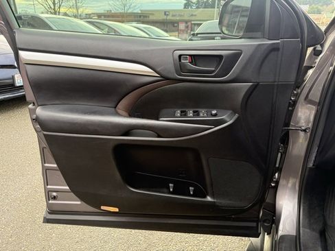 Used 2019 Toyota Highlander Plus image 17