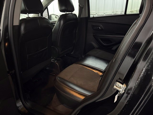 Used 2021 Chevrolet Trax LT w/ Midnight Edition FWD image 15