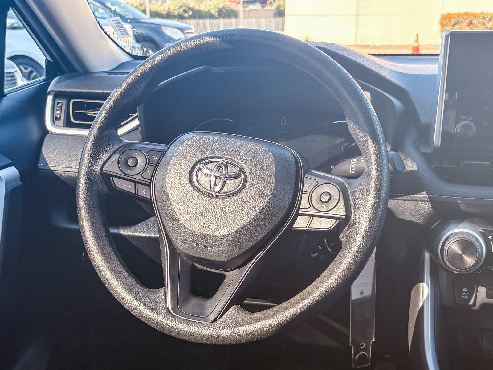 Used 2024 Toyota RAV4 LE AWD/4WD image 15