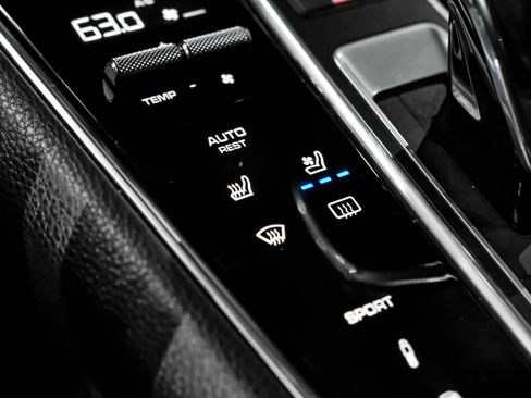 Used 2018 Porsche Panamera 4 w/ Premium Package Plus AWD/4WD image 23