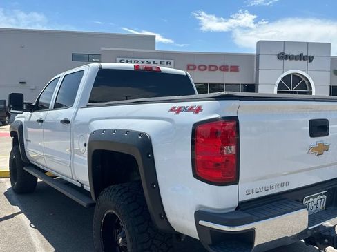 Used 2017 Chevrolet Silverado 2500 LT AWD/4WD image 3