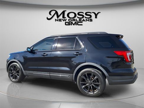 Used 2019 Ford Explorer XLT w/ Equipment Group 202A image 7