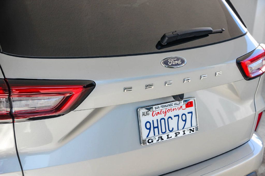 Certified 2023 Ford Escape ST-Line w/ Tech Pack #1 FWD image 8