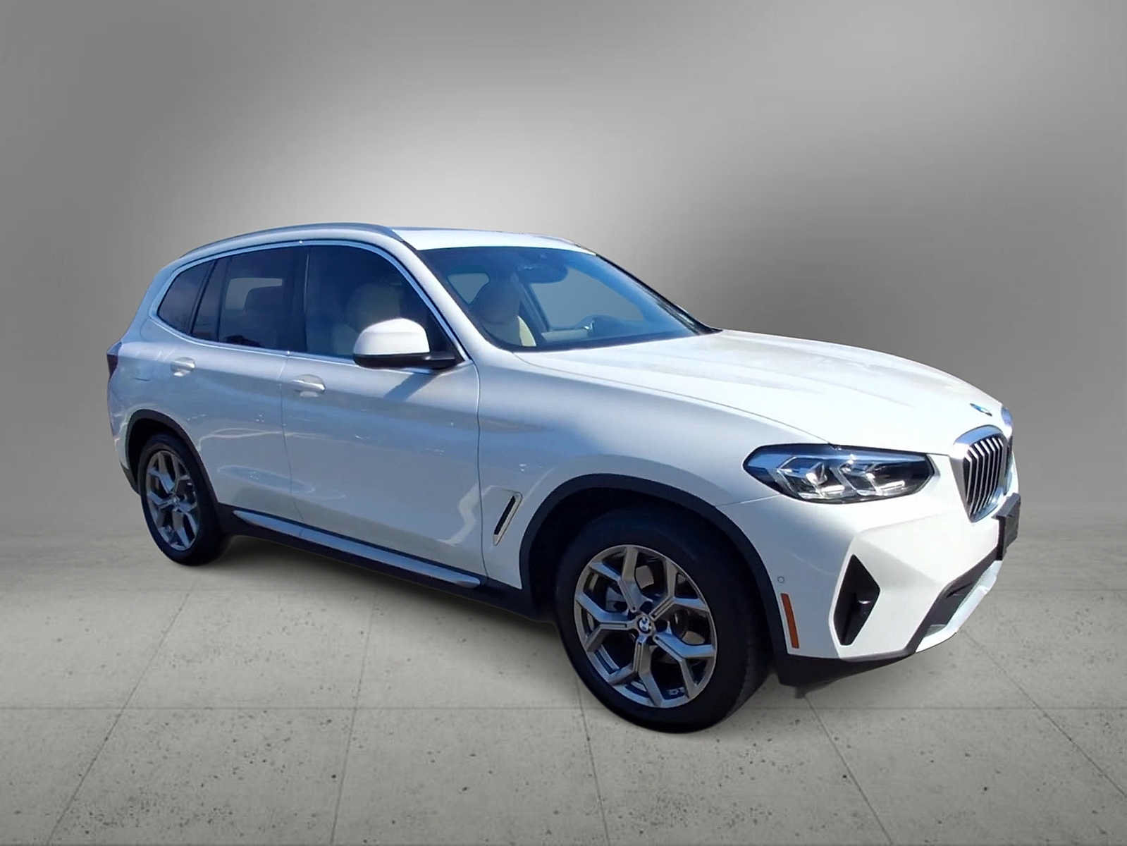 Used 2024 BMW X3 xDrive30i w/ Convenience Package AWD/4WD image 2