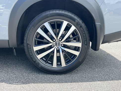 Certified 2024 Nissan Pathfinder Platinum AWD/4WD image 33