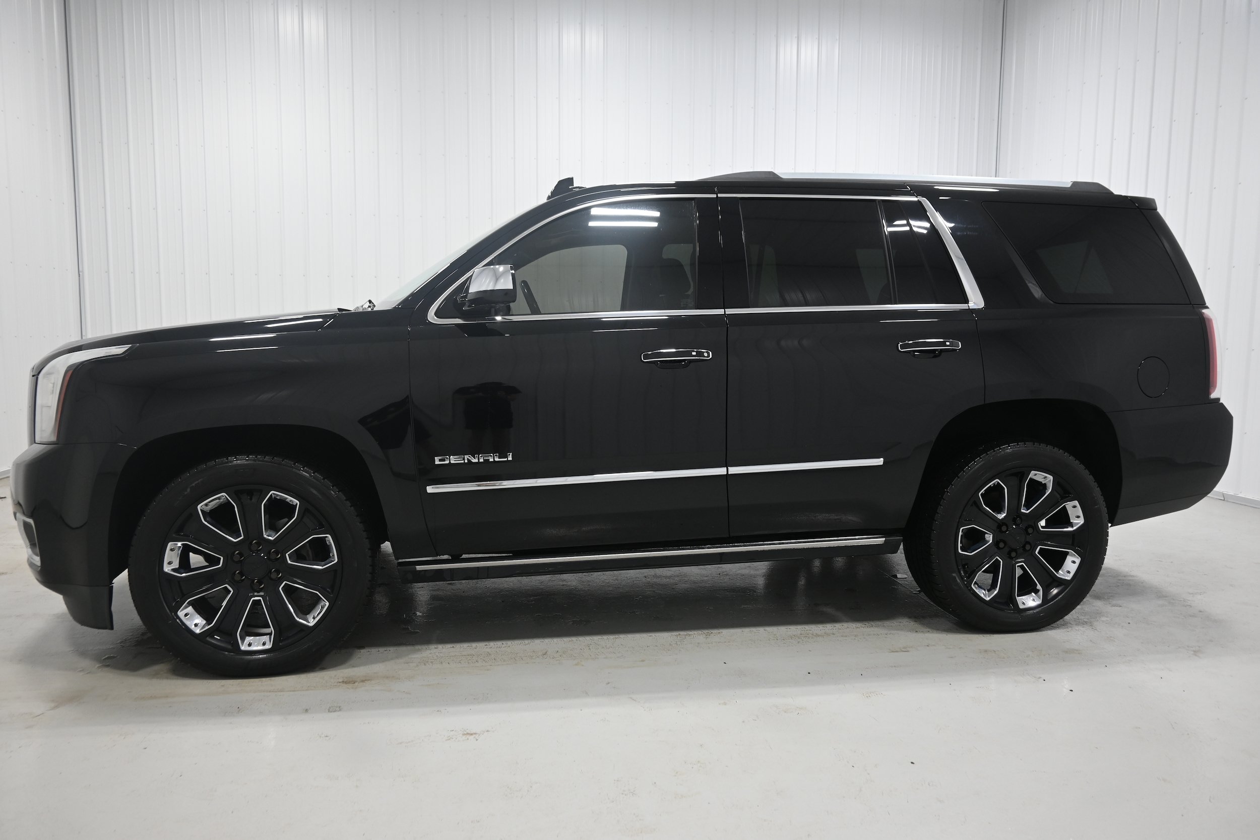 Used 2019 GMC Yukon Denali w/ Denali Ultimate Package AWD/4WD image 26