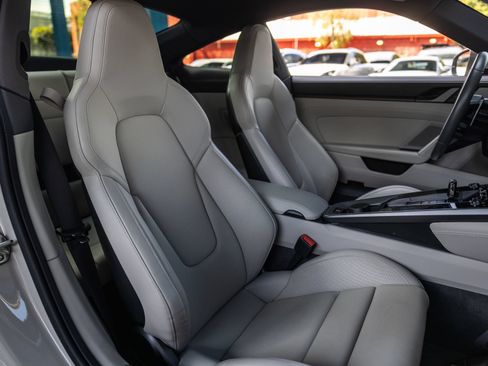 Certified 2022 Porsche 911 Carrera S RWD image 32