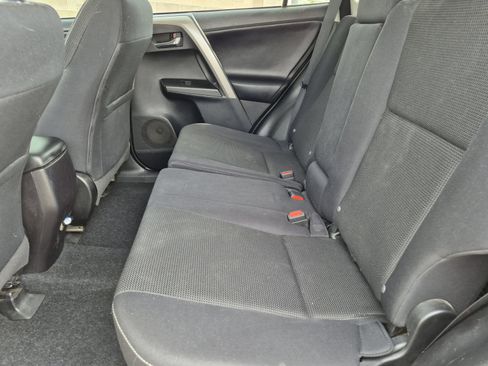 Used 2018 Toyota RAV4 XLE image 17