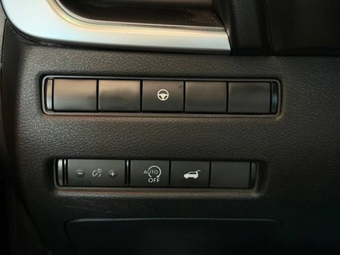 Used 2024 Nissan Rogue SV FWD image 26