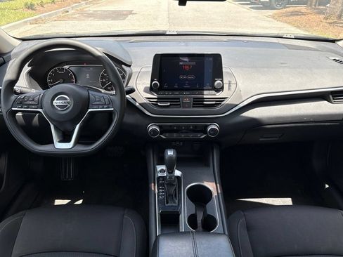 Used 2022 Nissan Altima 2.5 SV FWD image 25