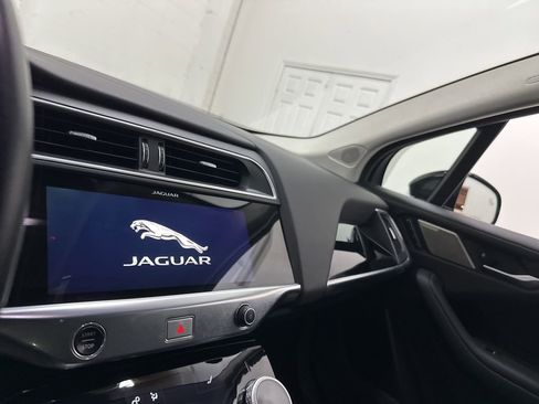 Used 2020 Jaguar I-PACE S image 32