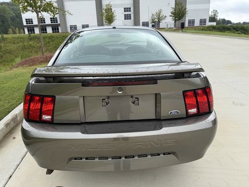 Used 2002 Ford Mustang Coupe image 3
