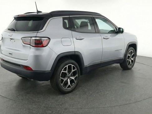 Used 2025 Jeep Compass Limited AWD/4WD image 9
