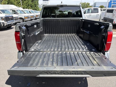 Used 2024 Toyota Tacoma TRD Off-Road AWD/4WD image 31