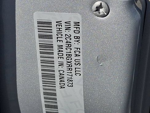 Used 2024 Chrysler Pacifica Touring-L FWD image 27
