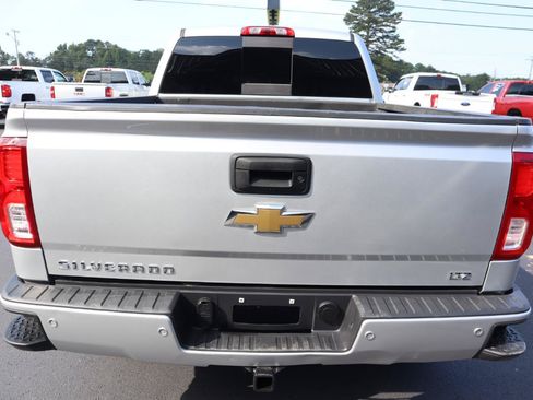 Used 2017 Chevrolet Silverado 1500 LTZ Z71 w/ LTZ Plus Package AWD/4WD image 8