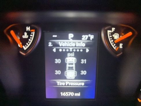 Used 2024 Jeep Gladiator Sport image 7