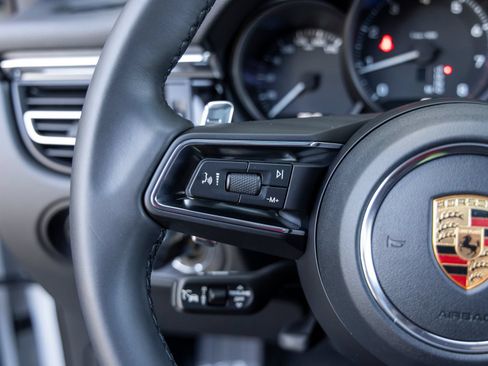 Certified 2026 Porsche Macan AWD/4WD image 37