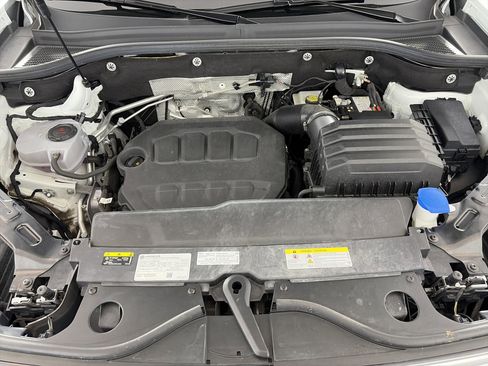 Used 2024 Volkswagen Atlas Cross Sport SE w/ Panoramic Sunroof Package image 11