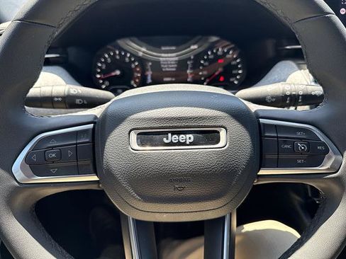 Used 2024 Jeep Compass Latitude AWD/4WD image 39