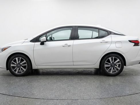 Used 2025 Nissan Versa SV FWD image 5