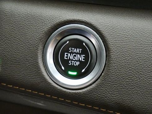 Used 2021 Cadillac Escalade Premium Luxury w/ Driver Assist Tech Package AWD/4WD image 31