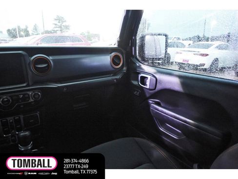 Used 2022 Jeep Gladiator Mojave w/ Cold Weather Group image 12