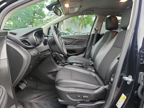 Used 2022 Buick Encore Preferred AWD/4WD image 13